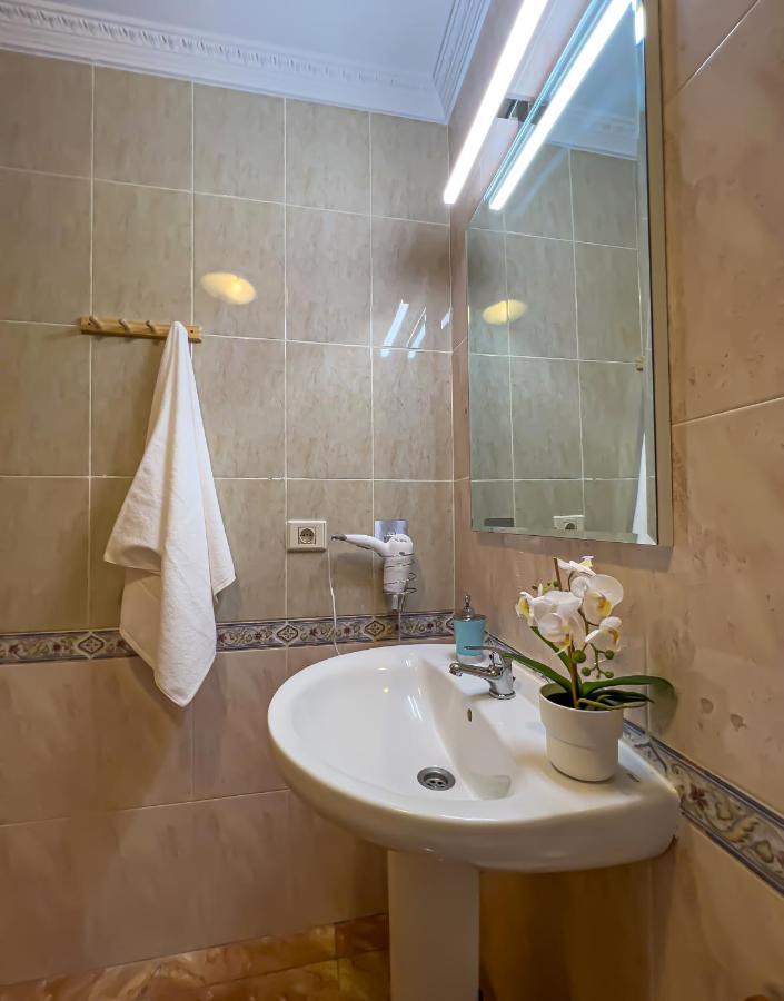 Apartment 100 M From The Beach Arinaga Extérieur photo